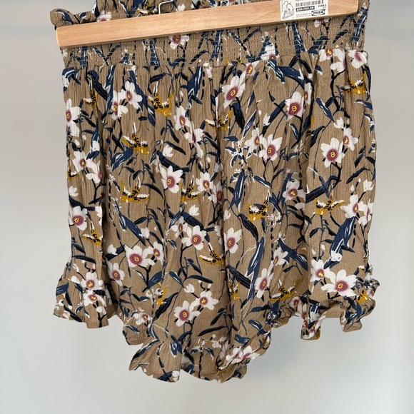 Grace & Lace Multicolor Floral Shorts - Picture 2 of 4